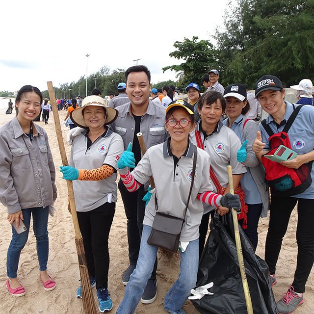 ร่วมใจพิทักษ์สิ่งแวดล้อม ณ หาดพยูน